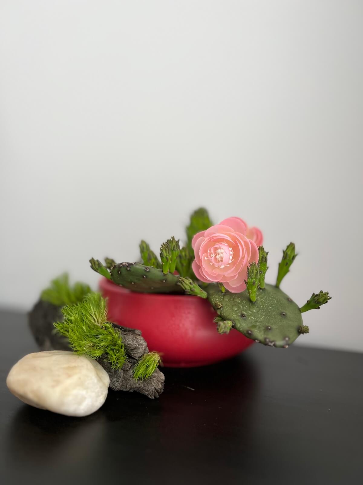 Beautiful Ikebana flower arrangements showcasing the Japanese art of floral design, created during workshops, private events, or in studio.