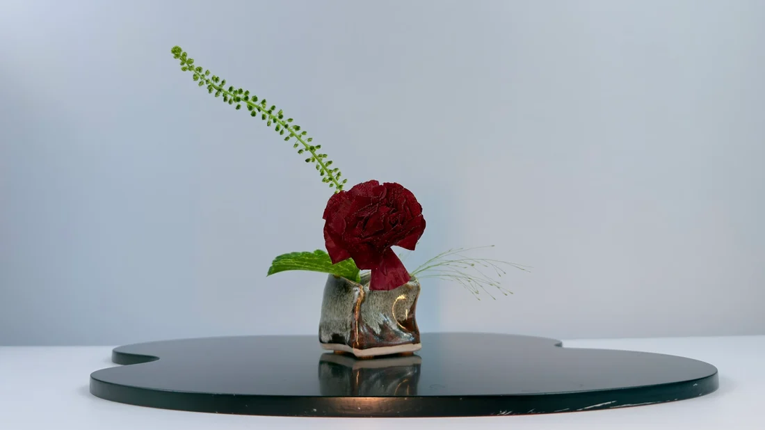 Ikebana Arrangement - Leanin Away From The Drama