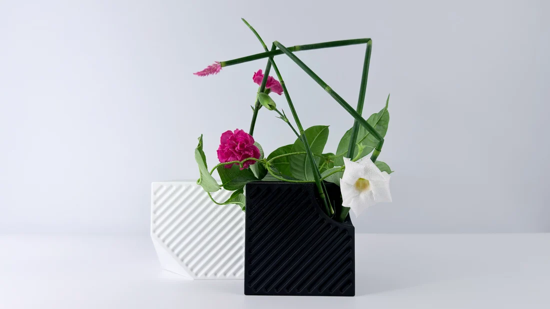 Ikebana Arrangement - The Blooms Hired an Architect